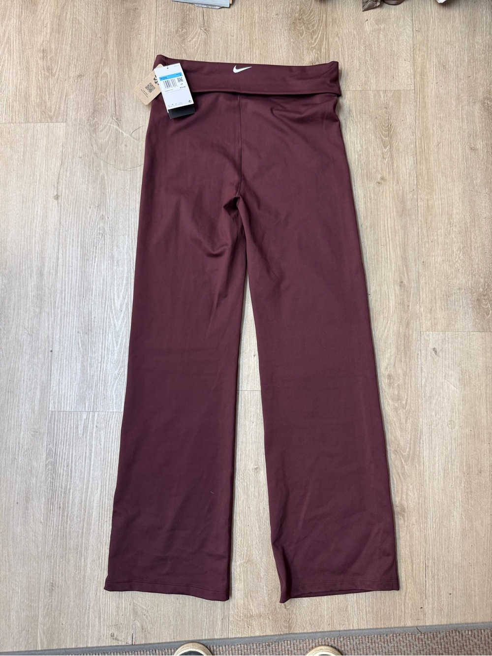 NWT NIKE ONE Dri-Fit  Womens Flare Leggings, High Rise Sz M